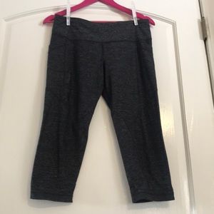 Lululemon heathered grey Capri